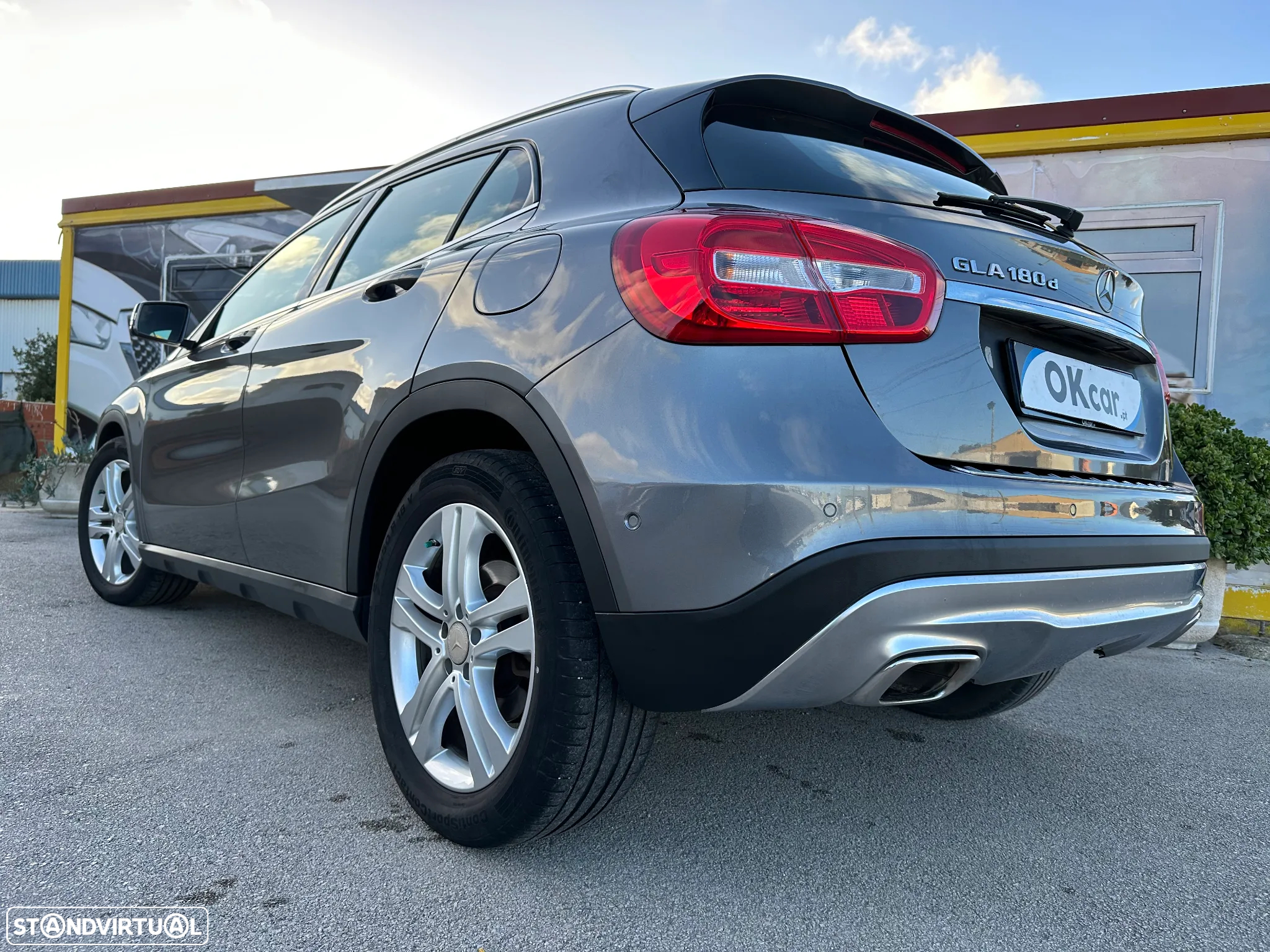 Mercedes-Benz GLA 180 d Urban - 16