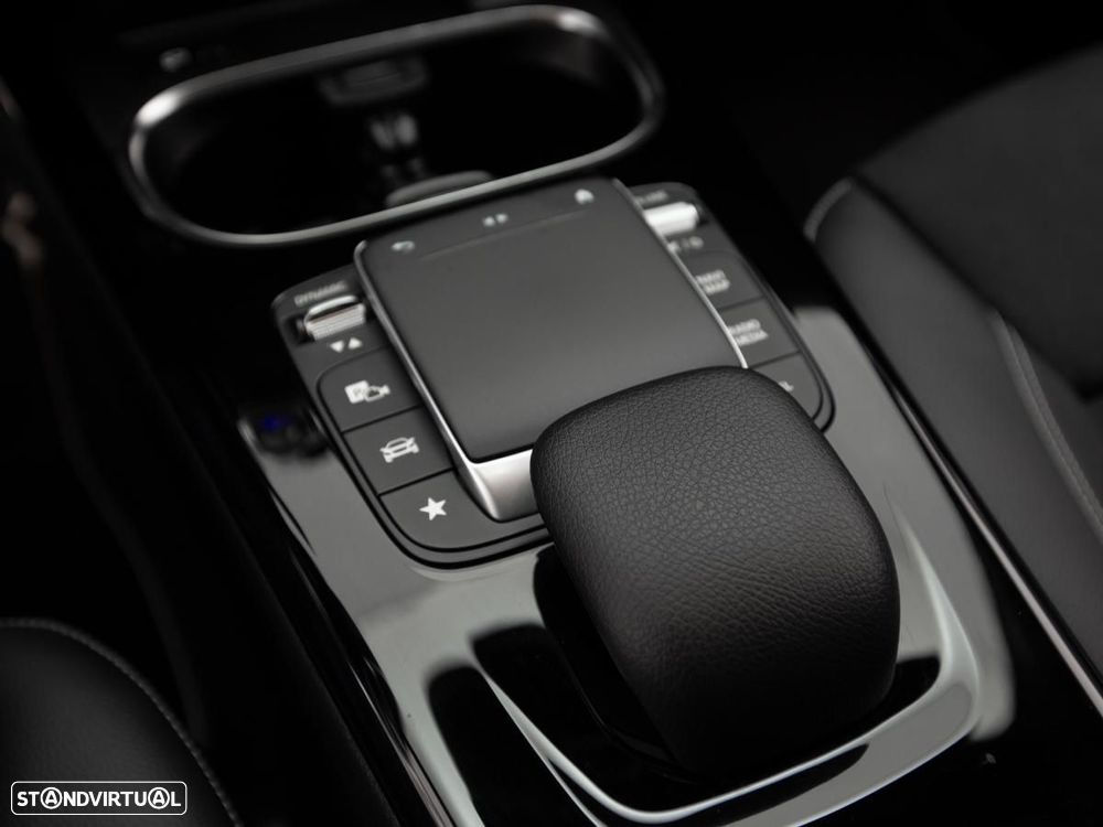 Mercedes-Benz A 250 e 8G-DCT Edition AMG Line - 24