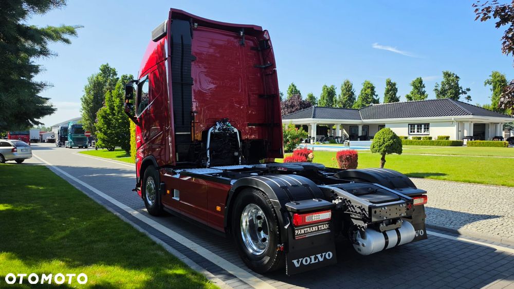 Volvo ///FH///500///2023/// GLOBETROTTER///XXL///HYDRAULIKA/// KLIMATYZACJA POSTOJOWA///ALUMINIOWE FELGI///ZABUDOWY MIĘDZYOSIOWE///FULL LED///VIRTUAL COCPIT///TV///WAGA/// STAN BARDZO DOBRY - 8