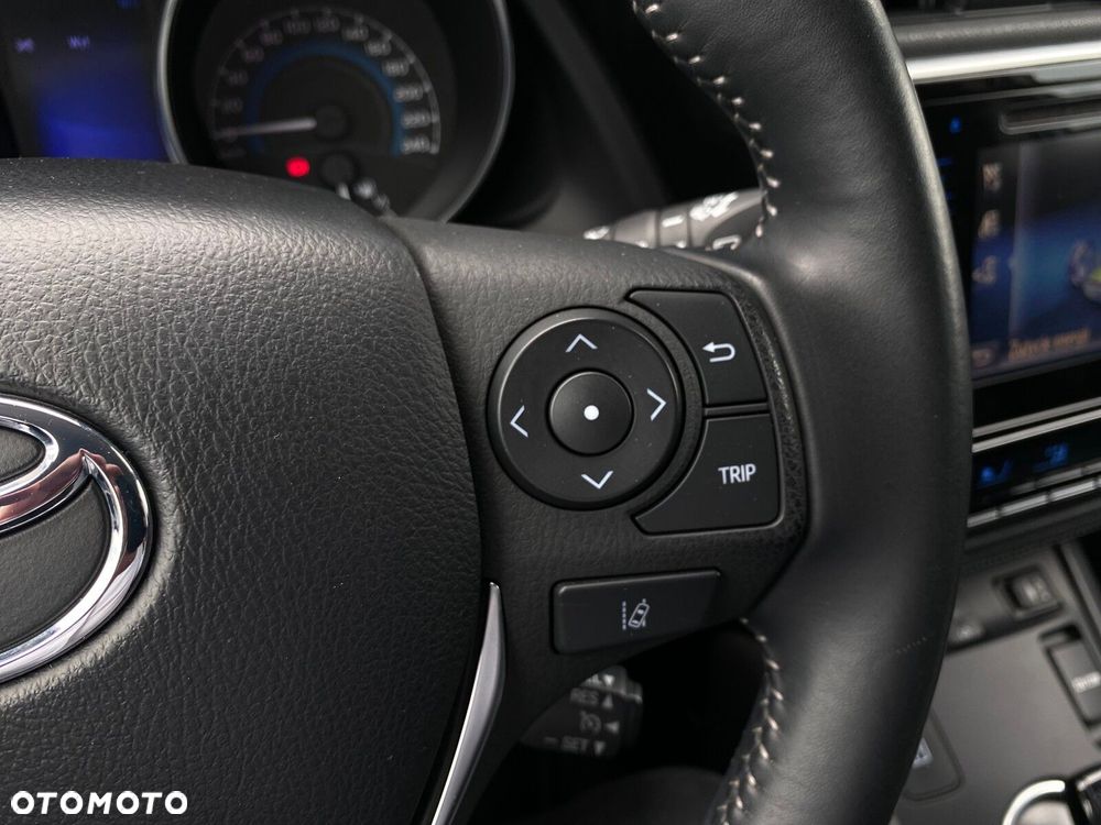 Toyota Auris - 16