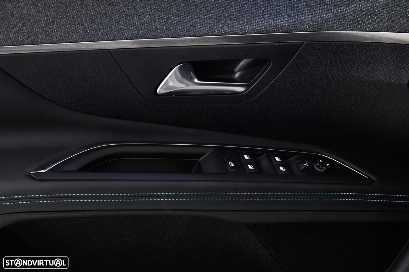 Peugeot 3008 1.2 PureTech Allure Pack EAT8 - 18