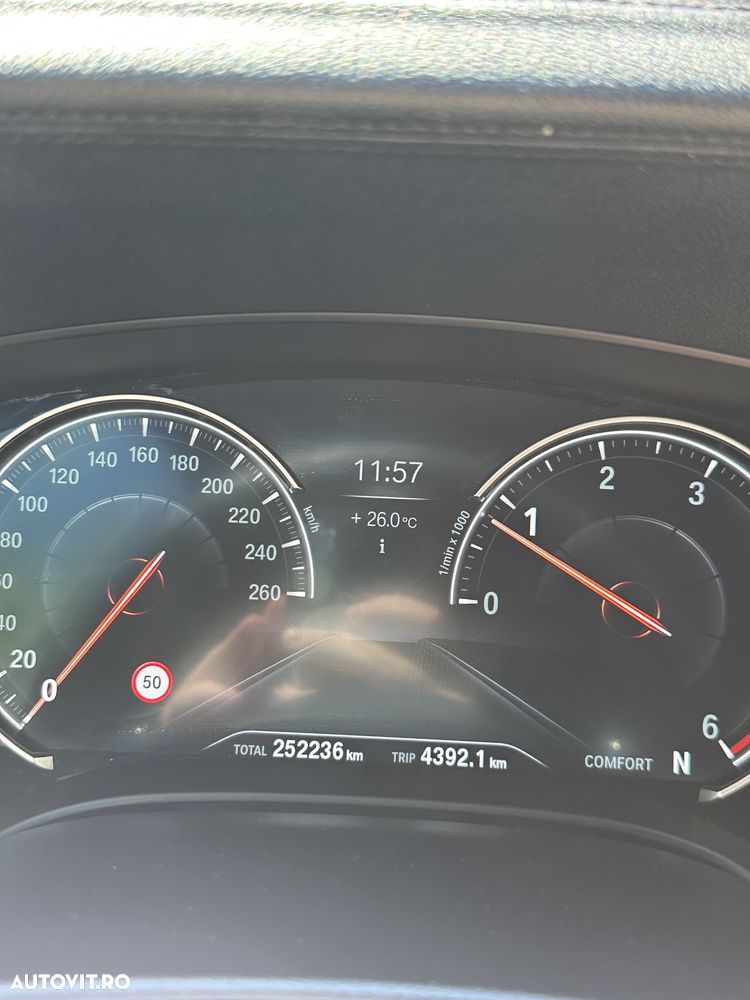 BMW Seria 5 520d xDrive AT - 5