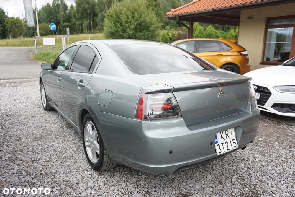 Mitsubishi Galant - 4