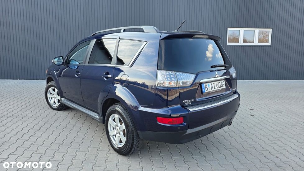 Mitsubishi Outlander 2.0 2WD Diamant Edition - 4