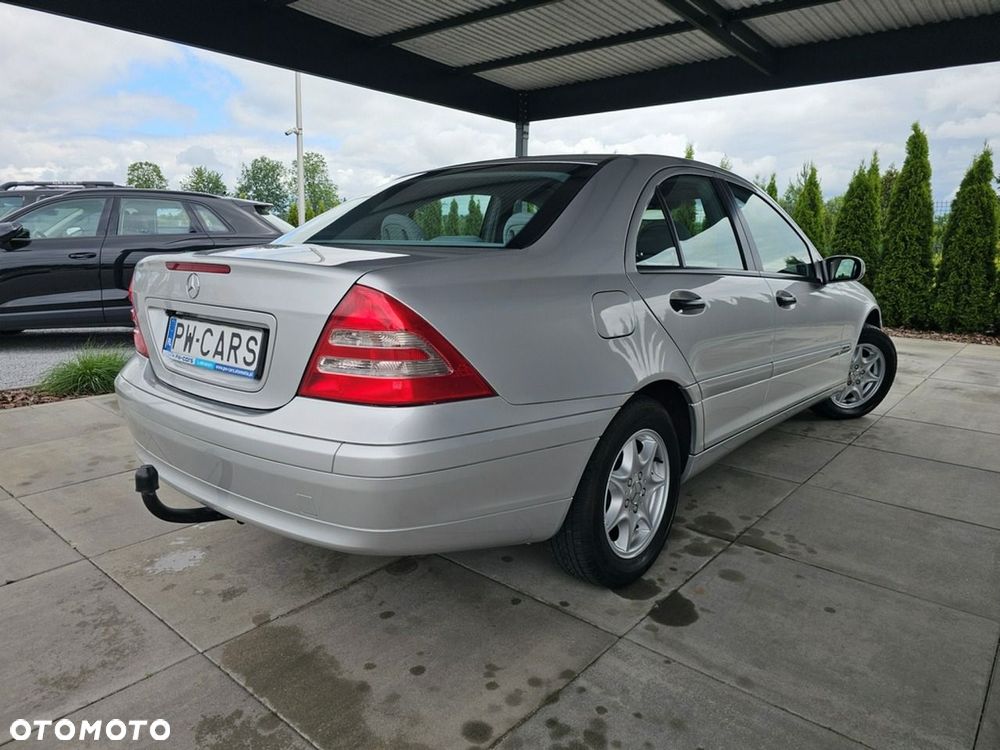 Mercedes-Benz Klasa C 180 Kompressor Classic - 3