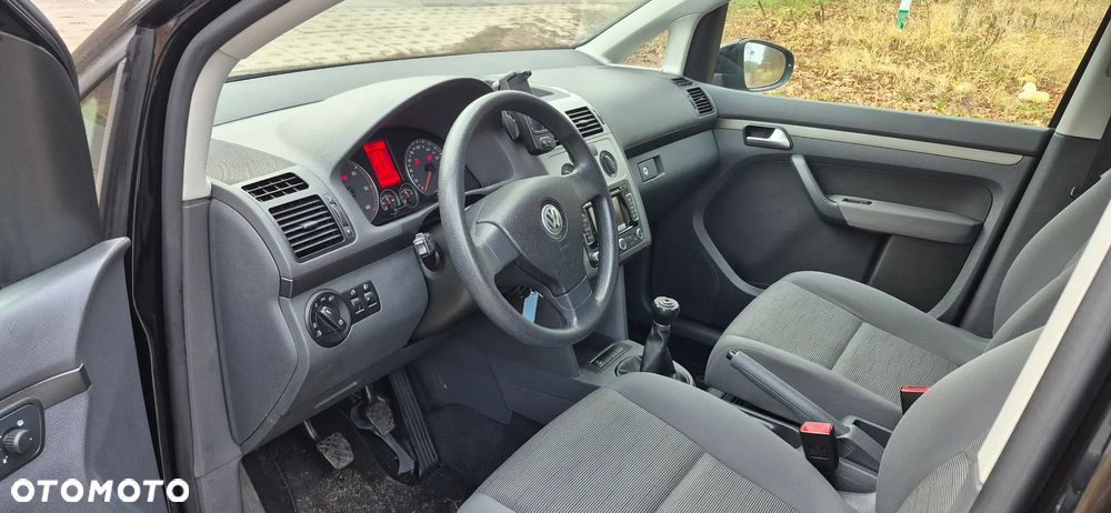 Volkswagen Touran - 15