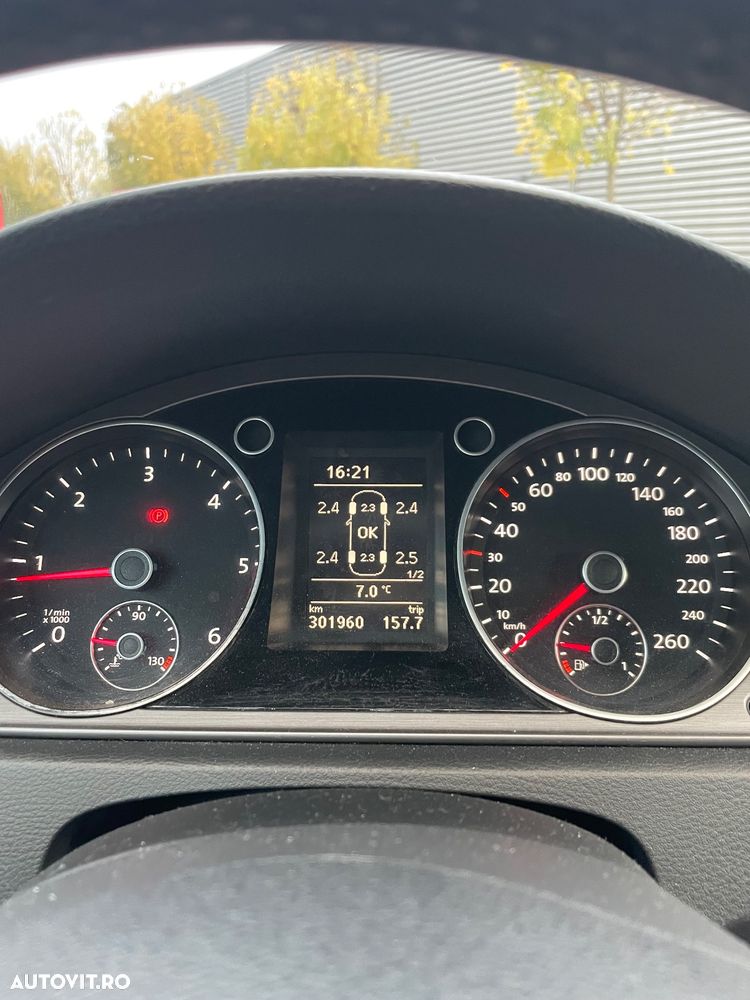 Volkswagen Passat Variant 2.0 TDI BlueMotion Technology Highline - 11