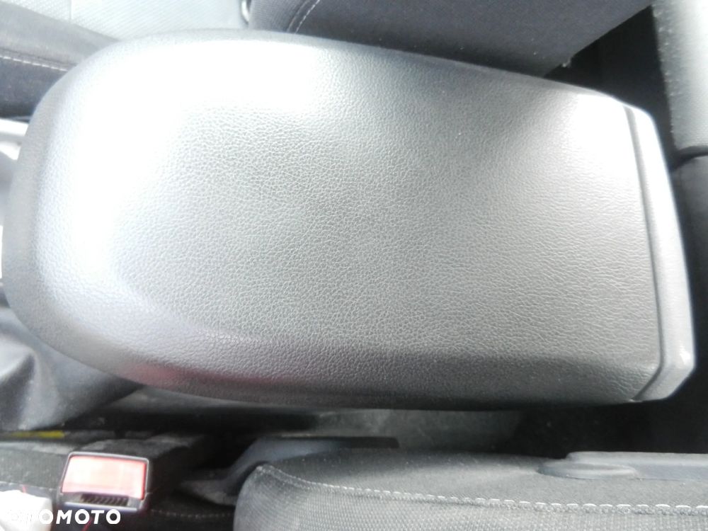 Ford Focus - 28