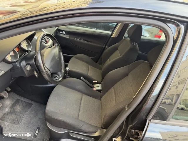 Peugeot 207 SW 1.4 Trendy - 17