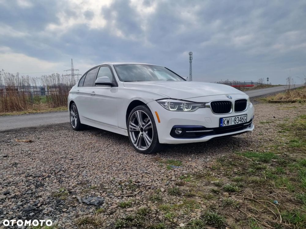 BMW Seria 3 330i xDrive Edition Luxury Line Purity - 1