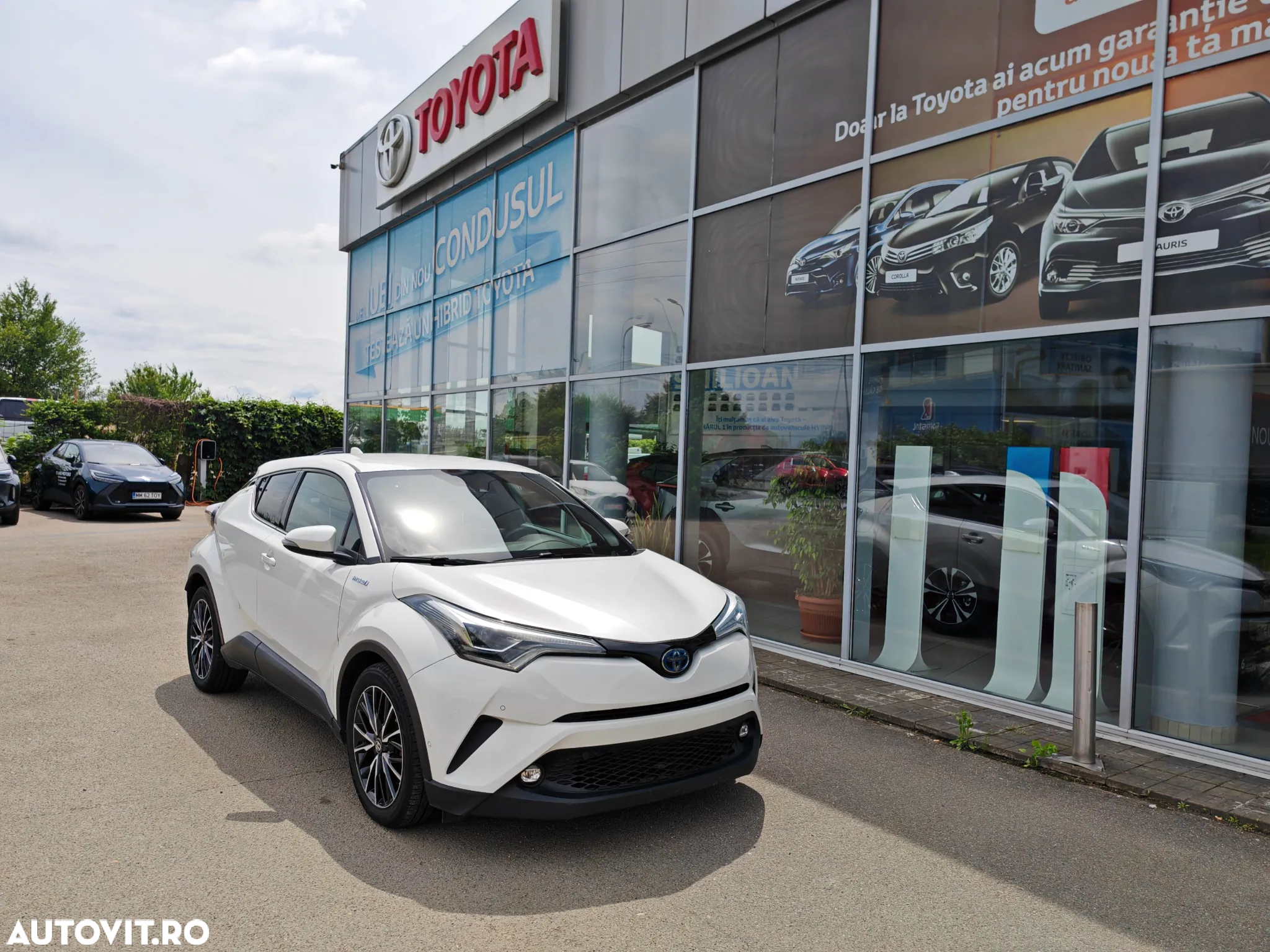 Toyota C-HR 1.8 HSD 4x2 CVT C-lassy LED - 2