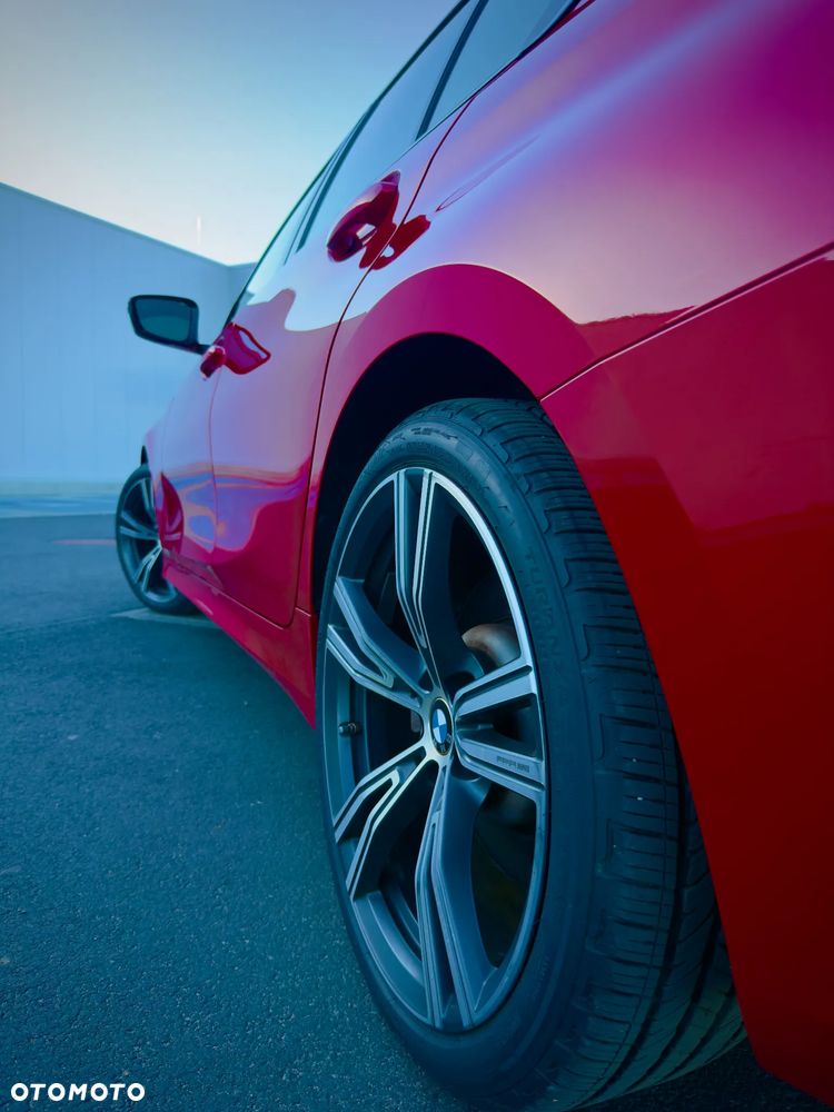 BMW Seria 3 330i M Sport - 4