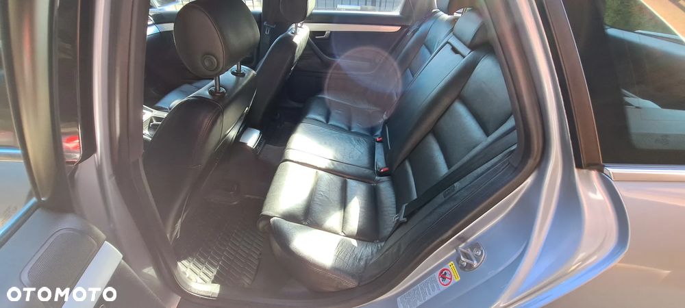 Audi A4 Avant 1.8 T - 16