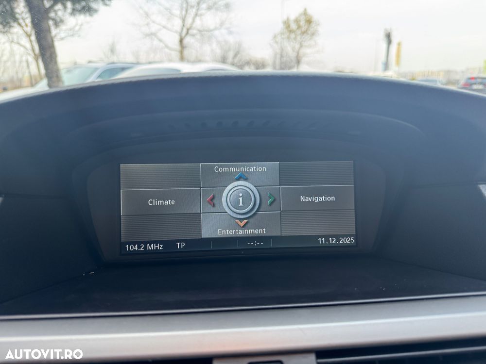 BMW Seria 5 525d Touring Aut. - 11