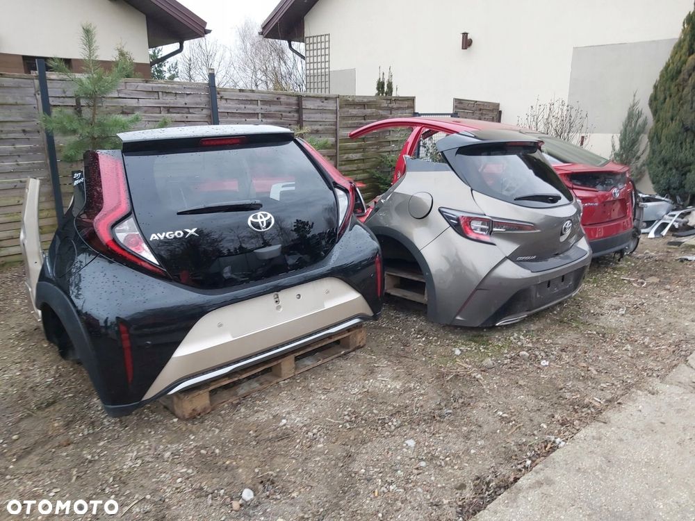 Toyota AYGO II błotnik lewy przód przedni - 11