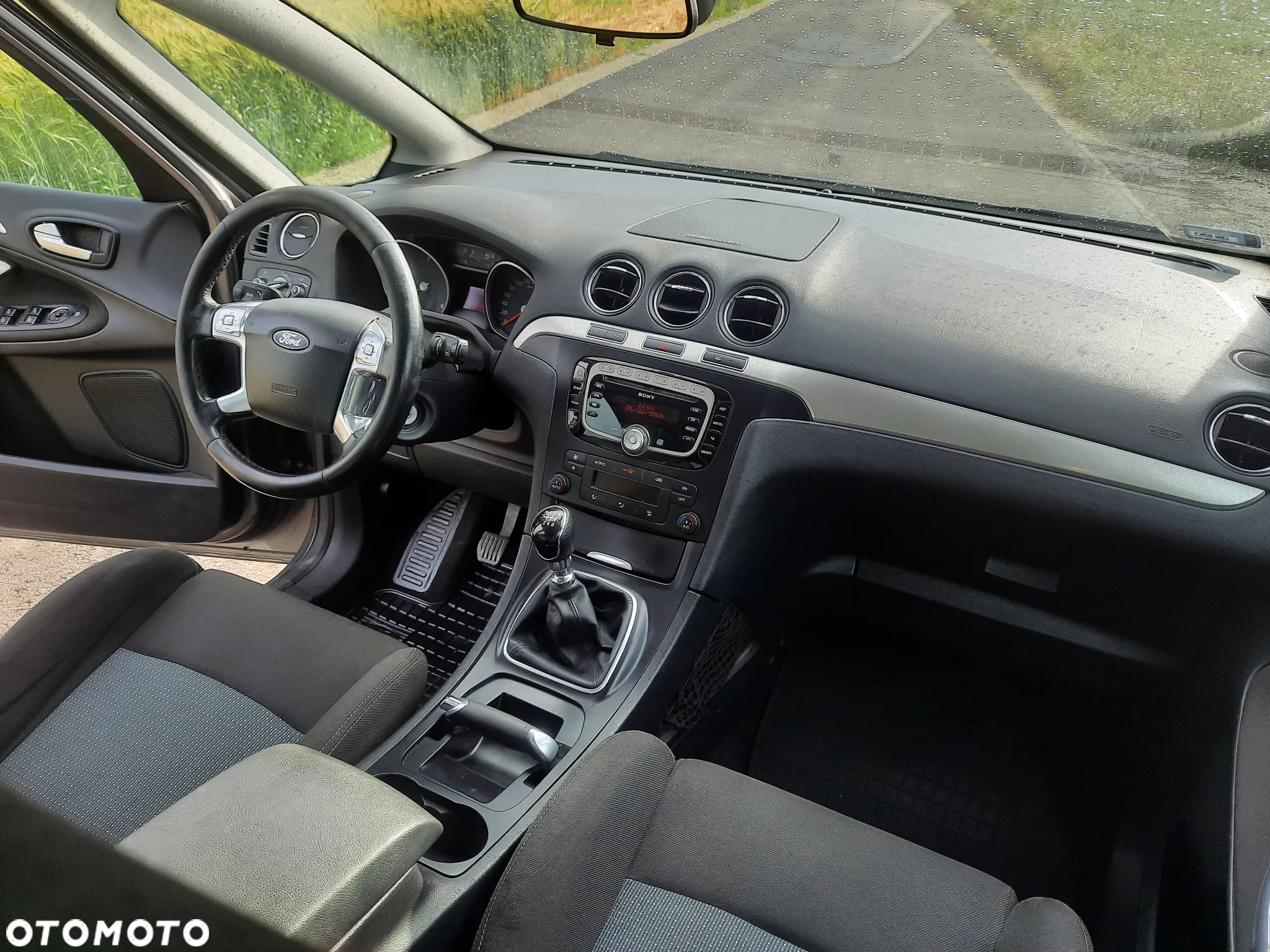 Ford S-Max - 11