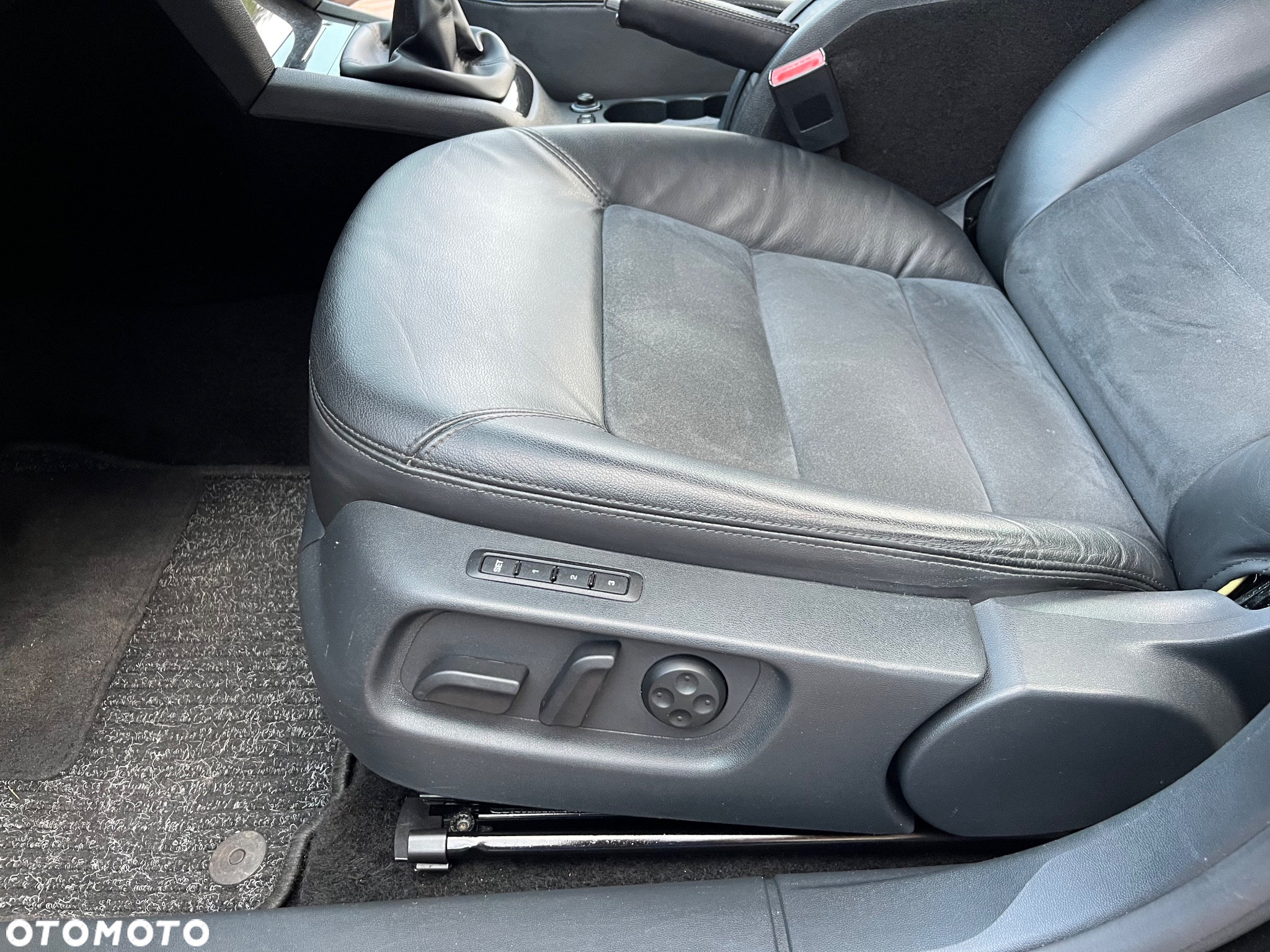 Skoda Octavia 2.0 TDI DPF Laurin & Klement - 29