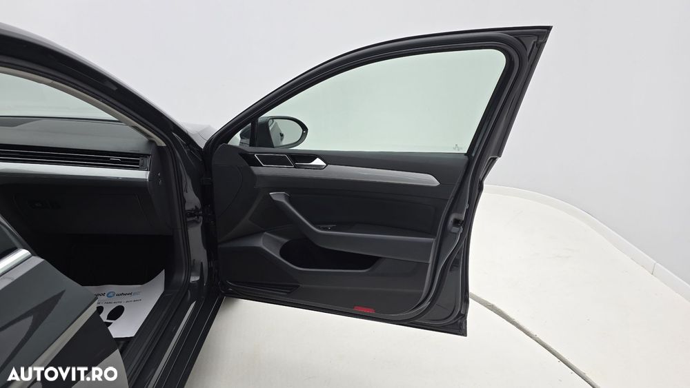 Volkswagen Passat - 18