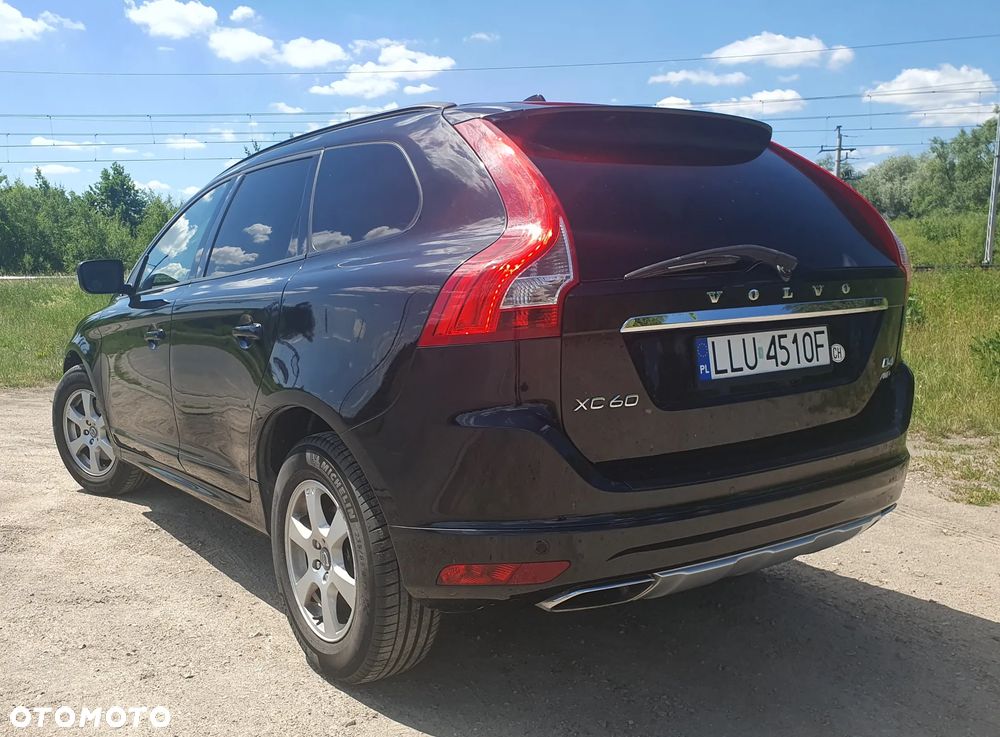 Volvo XC 60 D4 AWD Geartronic Momentum - 12
