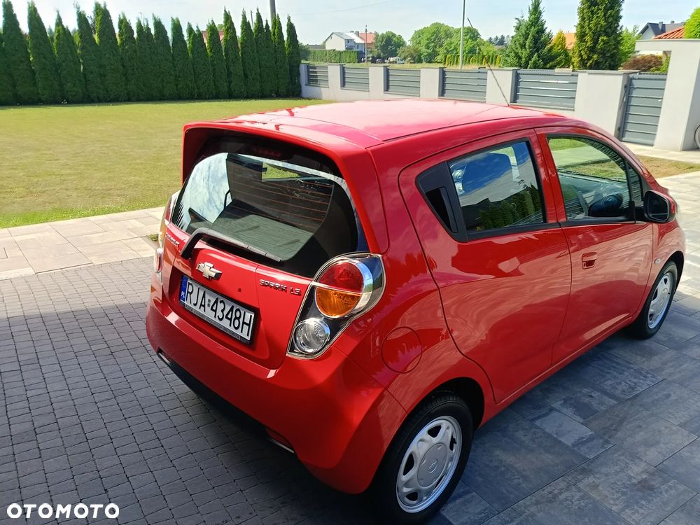 Chevrolet Spark 1.0 + - 9