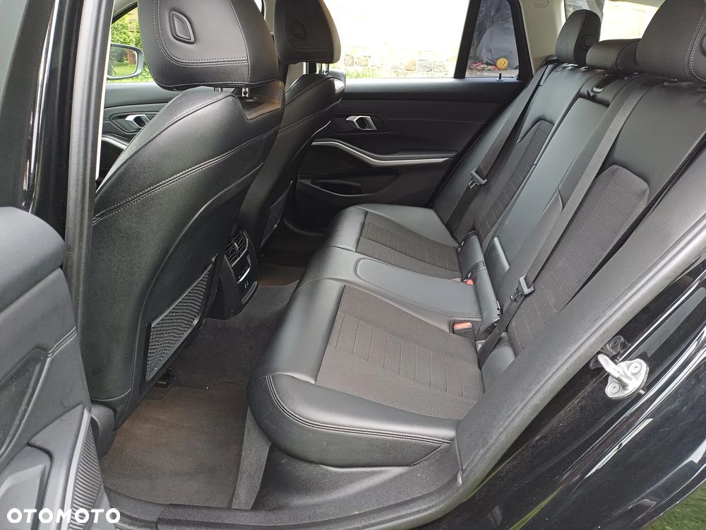 BMW Seria 3 318d Edition Luxury Line Purity - 14