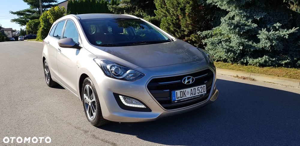 Hyundai i30 1.4 BlueDrive Base - 8