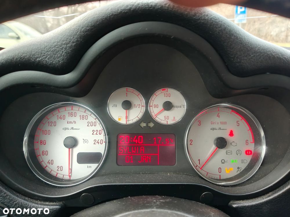 Alfa Romeo 147 1.9 JTD 16V Black Line - 15