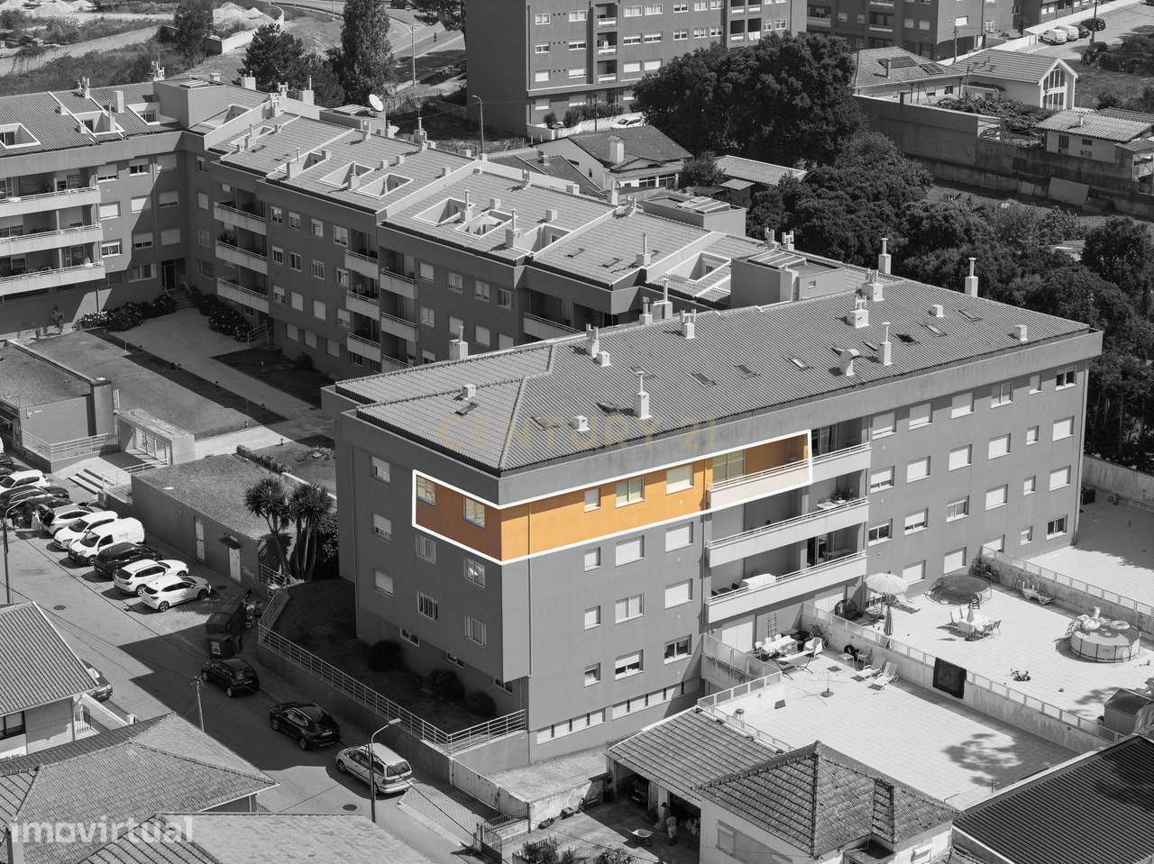 Exclusividade, Conforto e Design Contemporâneo: T3 Duplex no Último An - Grande imagem: 3/29