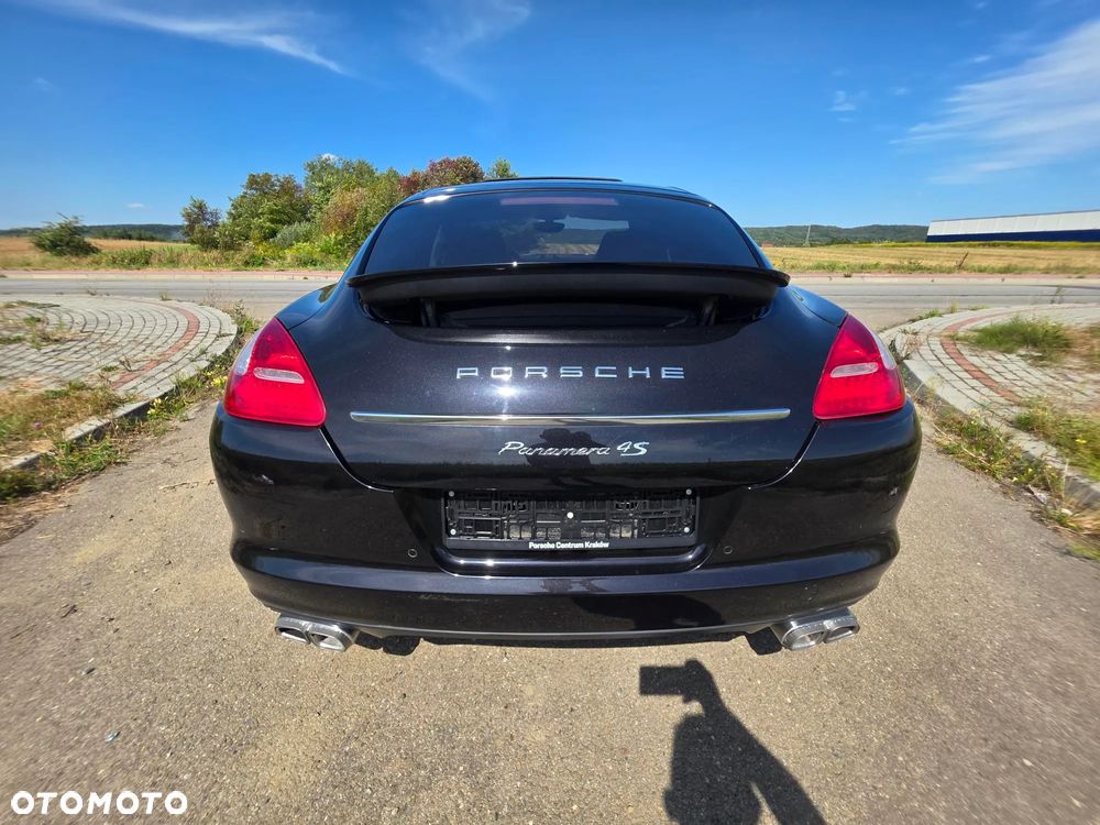Porsche Panamera 4S PDK - 23