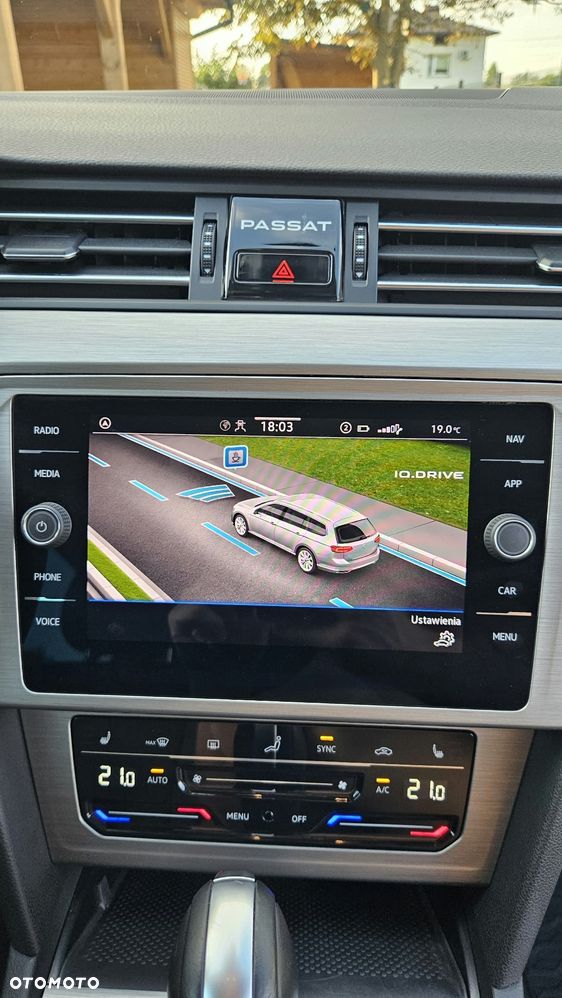 Volkswagen Passat Variant 2.0 TDI EVO Elegance DSG - 24