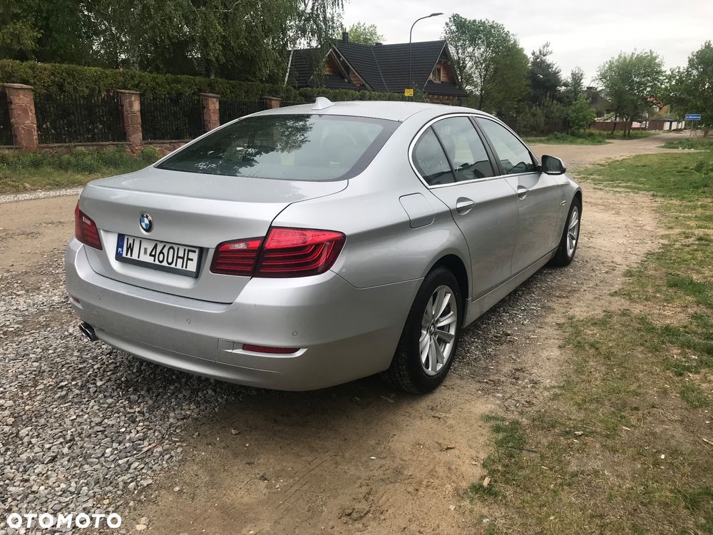 BMW Seria 5 525d xDrive - 5