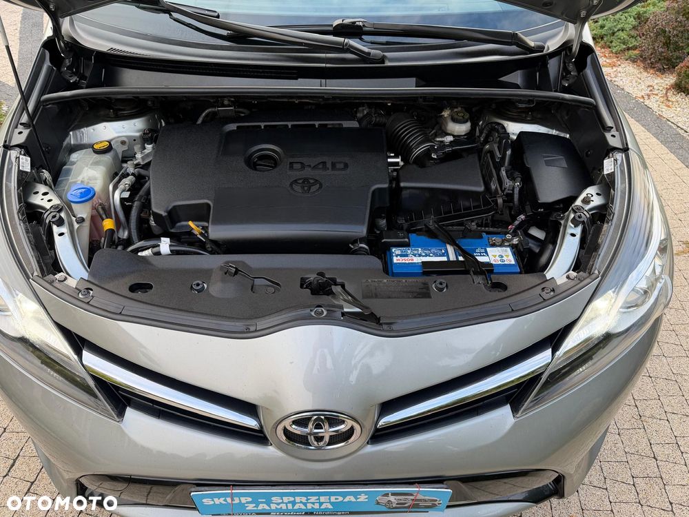 Toyota Verso 2.0 D-4D 5-Sitzer - 23