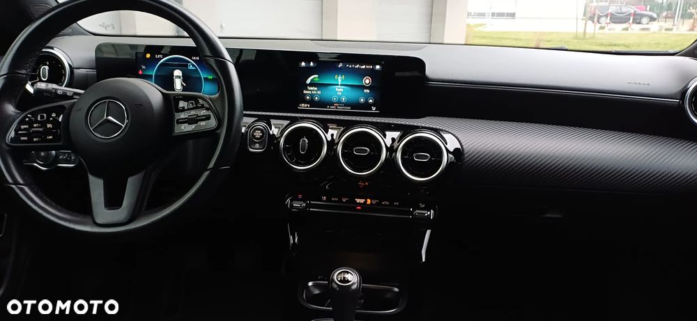 Mercedes-Benz CLA 180 d - 9