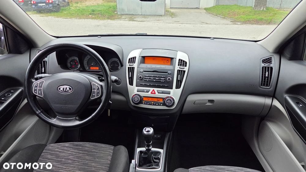Kia Ceed - 5