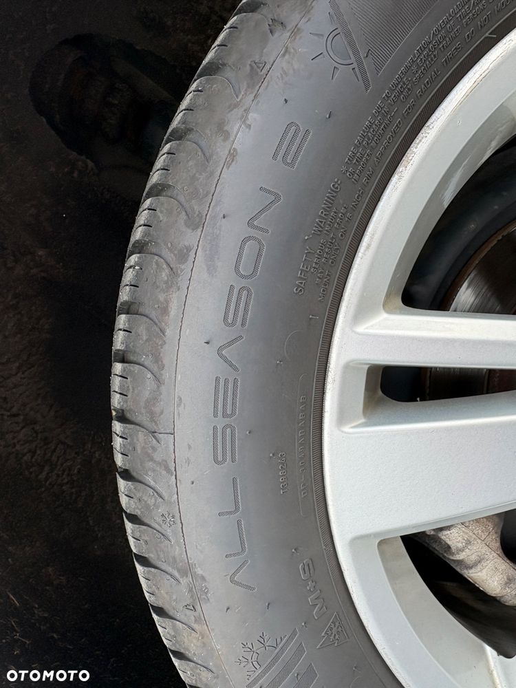 Volkswagen Golf Plus 1.2 TSI MATCH - 23