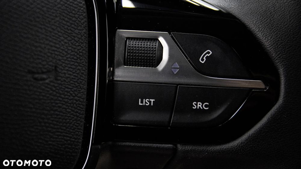 Peugeot 2008 1.2 PureTech Allure S&S EAT8 - 18