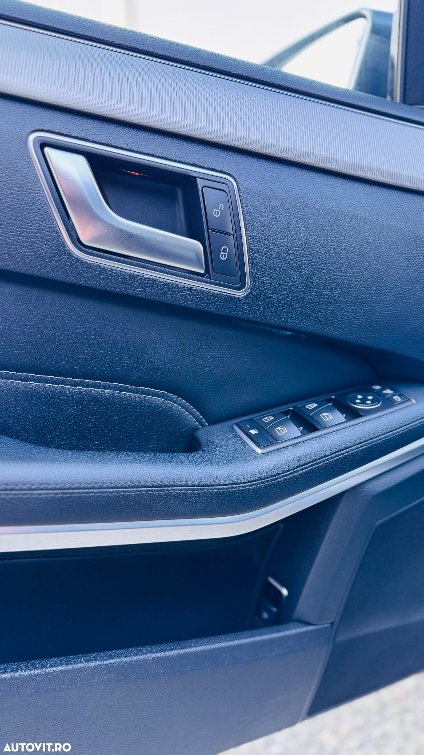 Mercedes-Benz E 220 T CDI DPF BlueEFFICIENCY 7G-TRONIC Avantgarde - 20