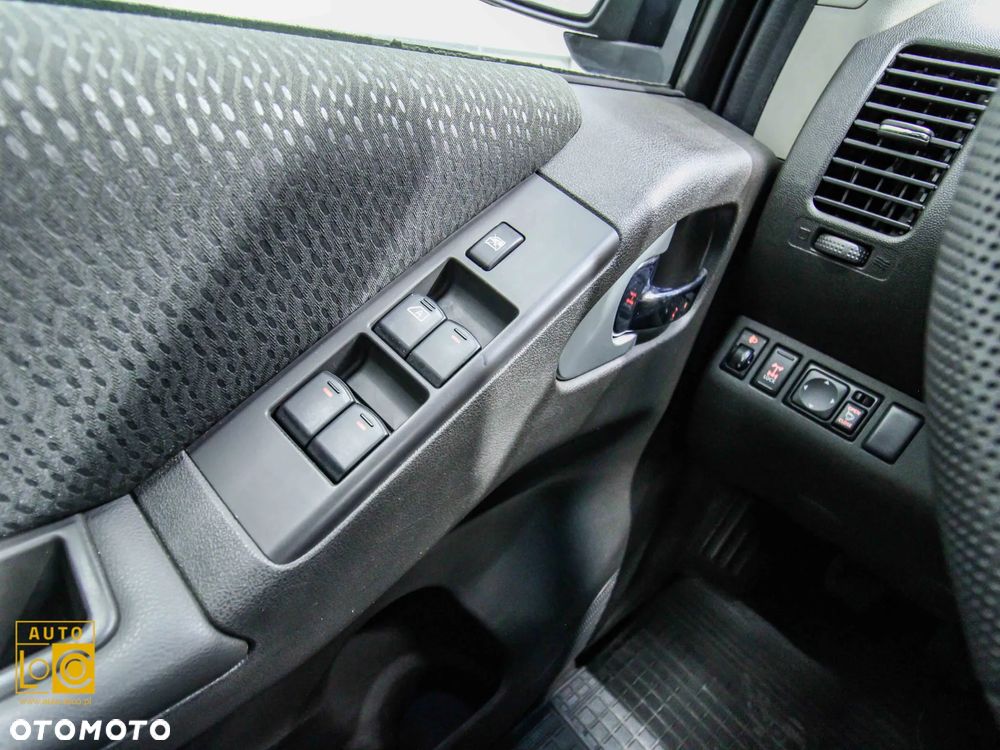 Nissan Navara 2.5 D LE Long EU5 - 21