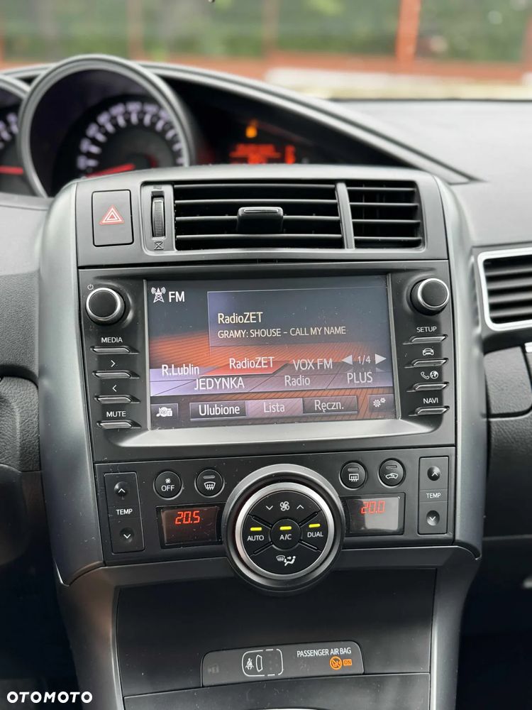 Toyota Verso 1.8 Premium 7os - 9