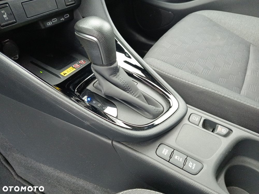 Toyota Yaris Hybrid 1.5 Style - 22