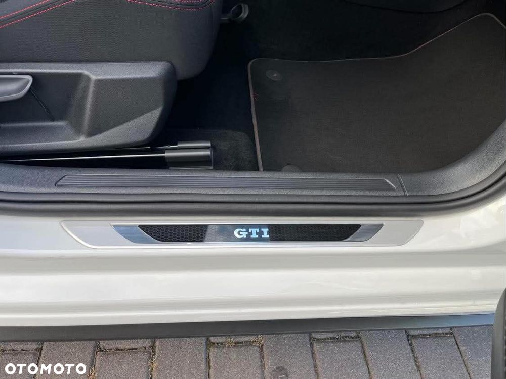 Volkswagen Polo - 28