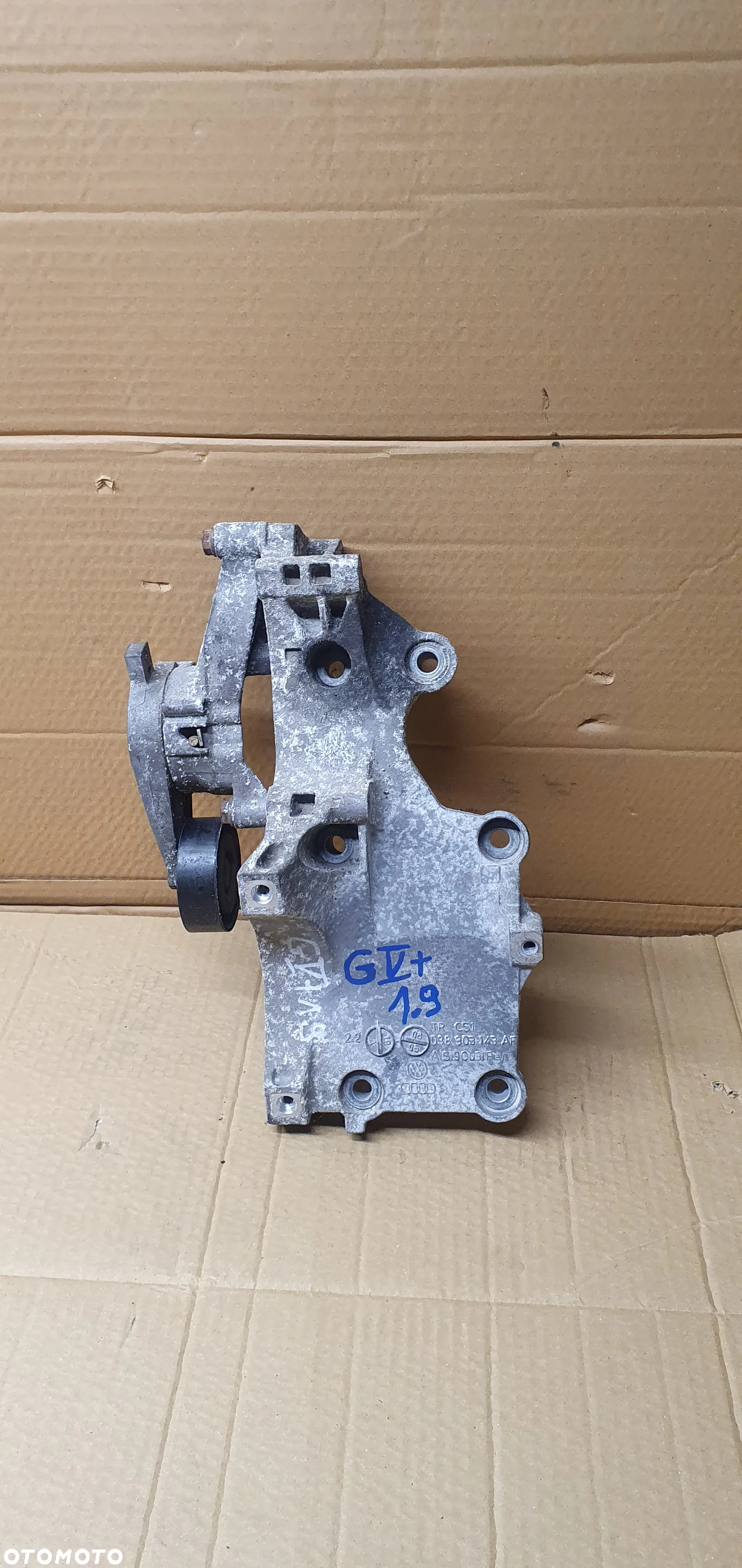 Łapa mocowanie alternatora VW Golf V Plus 1.9 TDI 038903143AF - 4