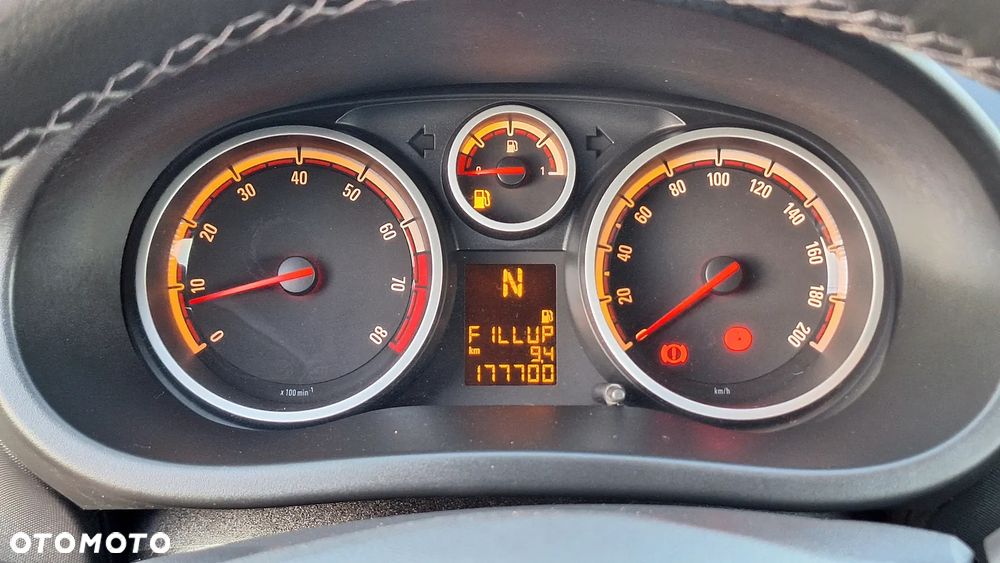Opel Corsa 1.2 16V Silverline Easytronic - 12