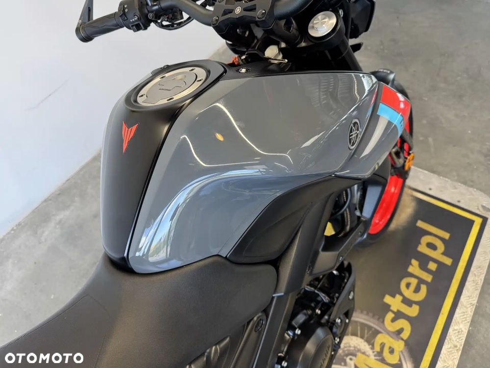 Yamaha MT - 17