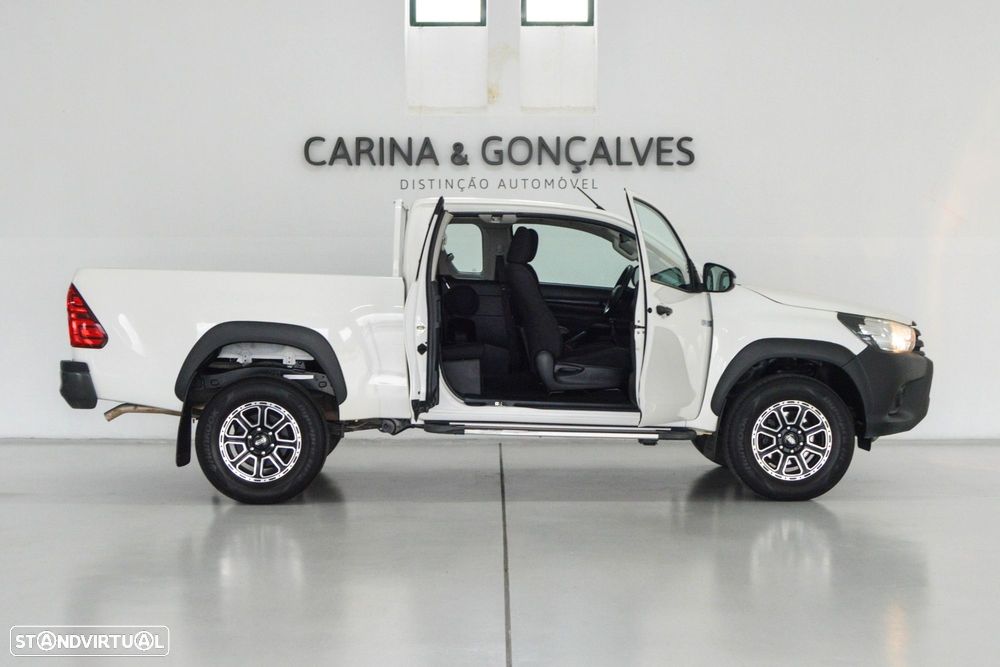 Toyota Hilux 2.4 D-4D 4X2 Cabine Extra 3L - 23