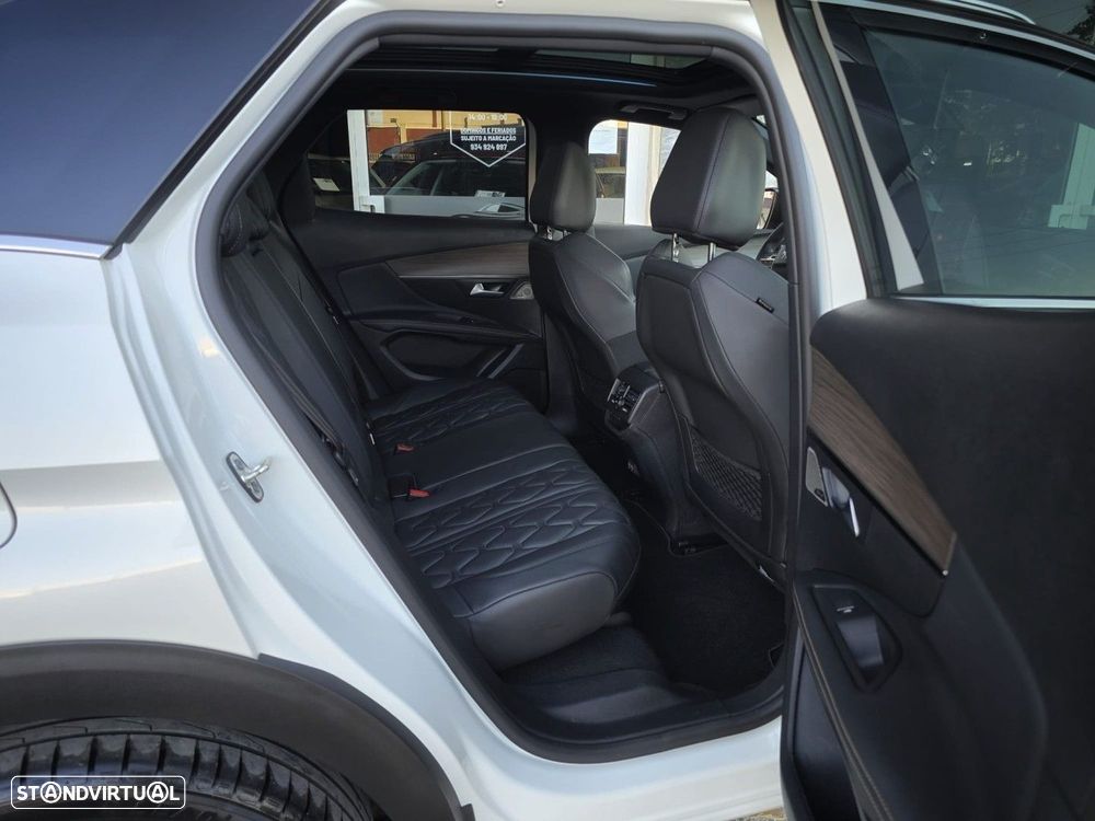 Peugeot 3008 1.5 BlueHDi GT Line J19 EAT8 - 32