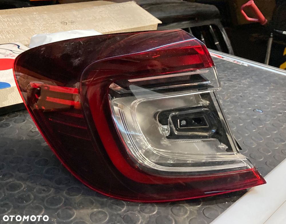 RENAULT CAPTUR 2 II LAMPA TYLNA LEWA W BŁOTNIK BŁOTNIKA LEWY TYŁ TYLNIA LEWA 265558746R - 3