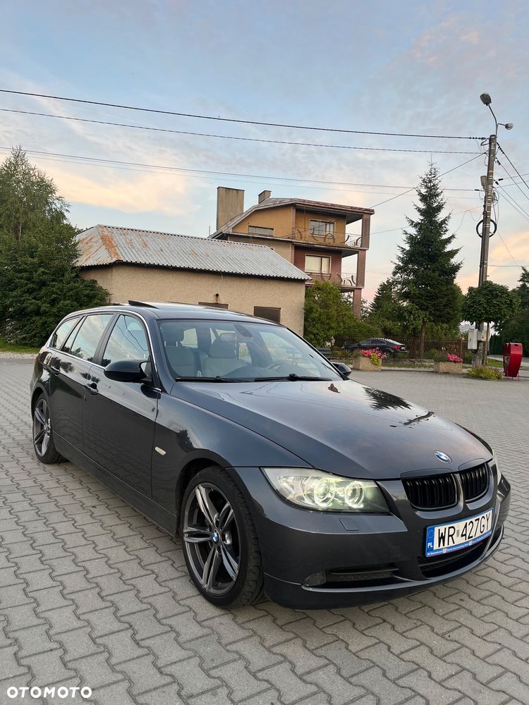 BMW Seria 3 325i xDrive - 11