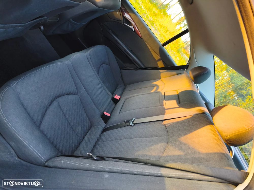 Mercedes-Benz E 270 - 11