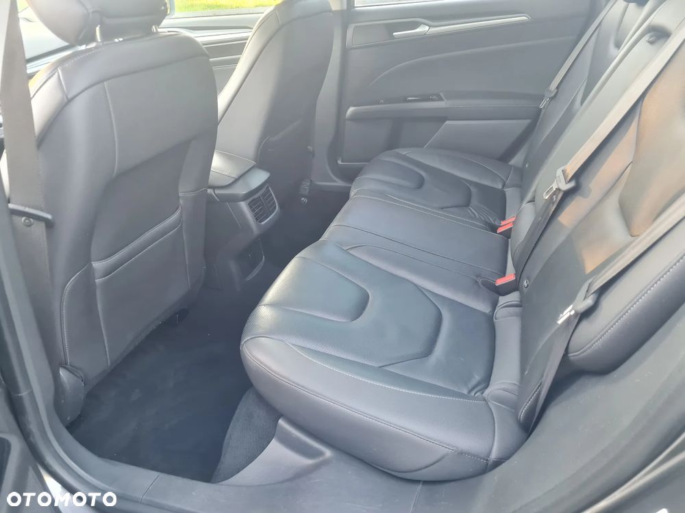 Ford Mondeo 2.0 TDCi Titanium - 23